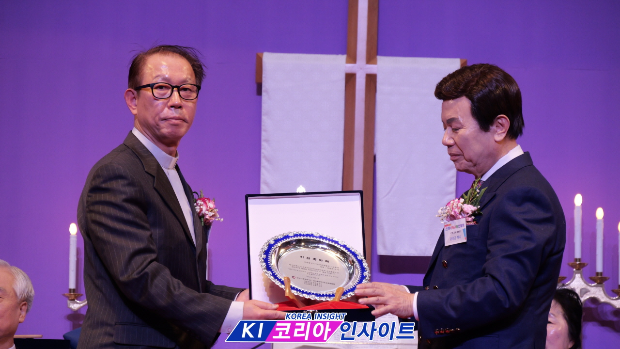 "불꽃 같은 사명으로 인천을 새롭게"…인기총 제65대 신용대 총회장 취임