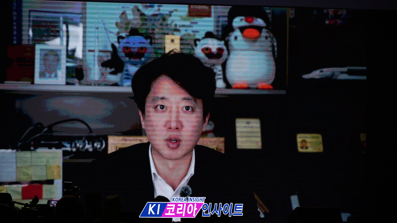 "인천이 먼저 갑니다, 대한민국은 따라오세요"... 유정복 시장, 『아이 메거진』 출판 기념회 성황