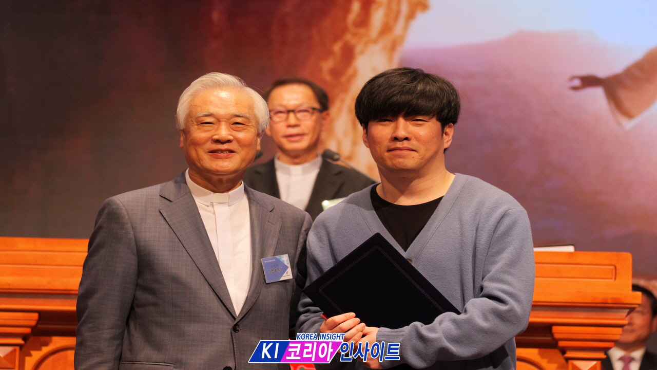 "복음의 관문 인천, 부활의 산 소망으로 깨어나다" - 2026년 인천광역시 부활절 새벽 연합 예배 현장