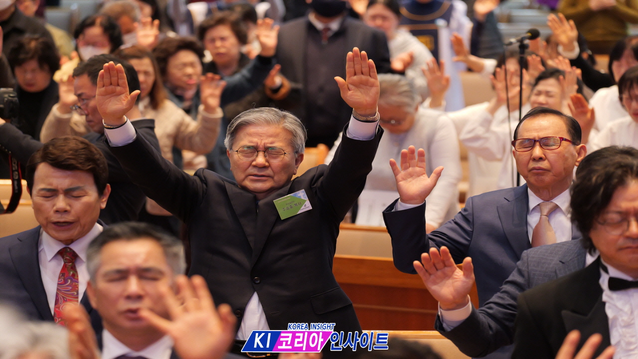 "복음의 관문 인천, 부활의 산 소망으로 깨어나다" - 2026년 인천광역시 부활절 새벽 연합 예배 현장