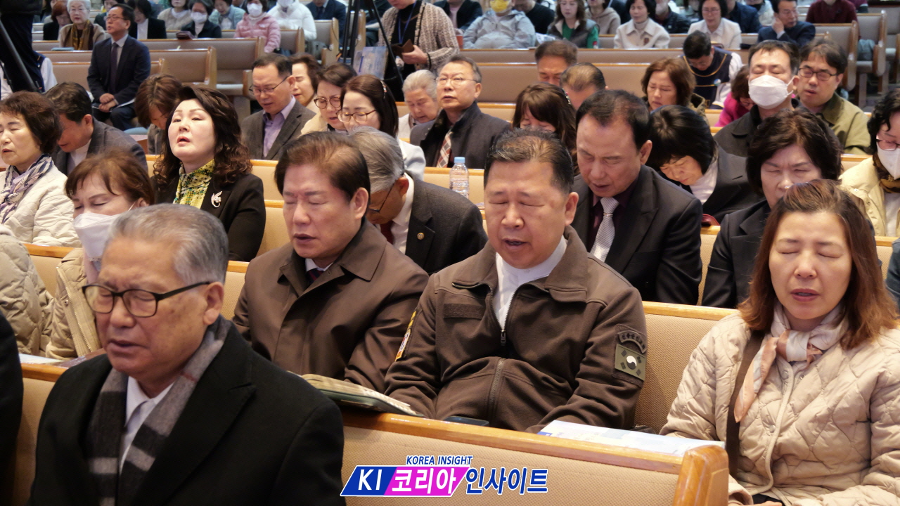 "복음의 관문 인천, 부활의 산 소망으로 깨어나다" - 2026년 인천광역시 부활절 새벽 연합 예배 현장