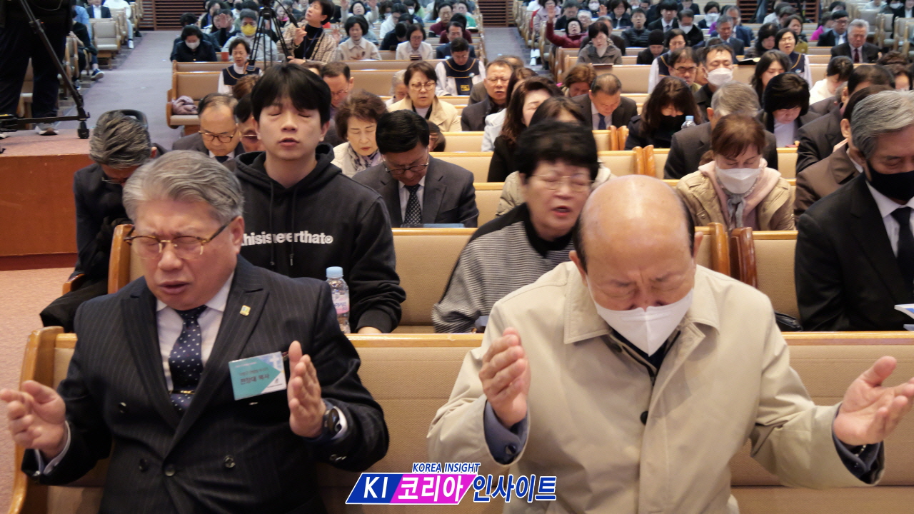 "복음의 관문 인천, 부활의 산 소망으로 깨어나다" - 2026년 인천광역시 부활절 새벽 연합 예배 현장