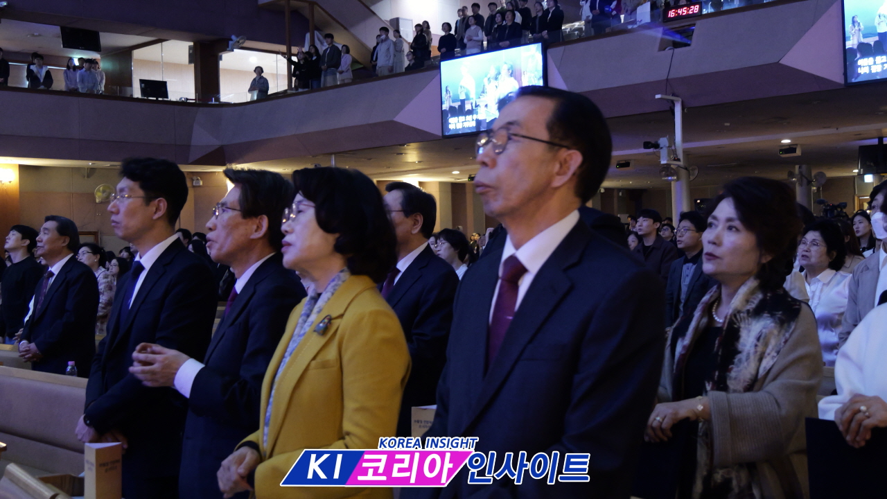 “부활의 소망, 안양을 깨우다… 눈물의 기도로 하나 된 연합예배”