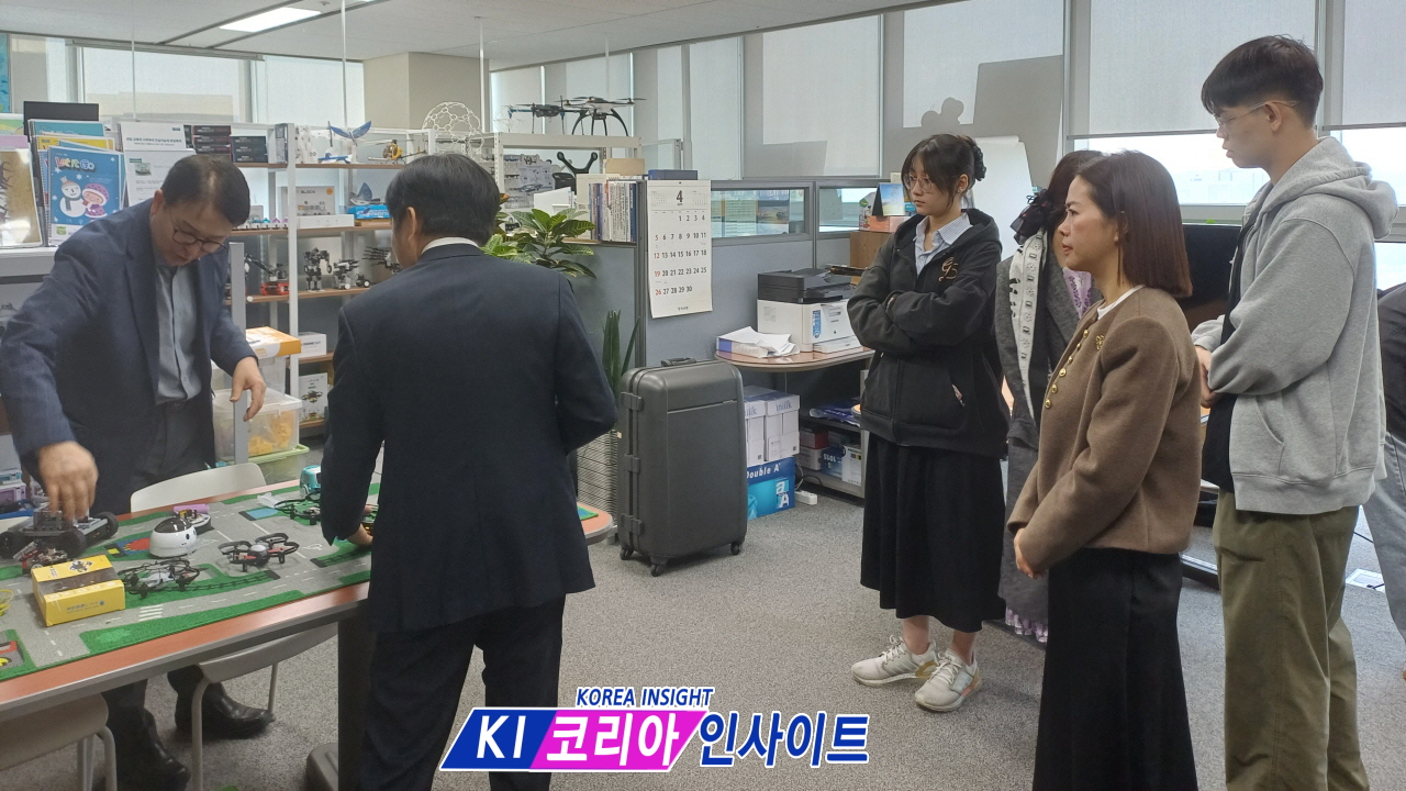 호치민 경제법률대–더케이볼트, AI 교육·기술 협력 MOU 체결