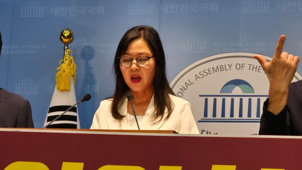 2053805f2b87ba51af2babea1d3f6504_1784969266_6474.jpg 자유인권행동 등 시민단체, 국가인권위원회 규탄 기자회견…"윤석열 방어권 권고 폐기 시도 중단하라"