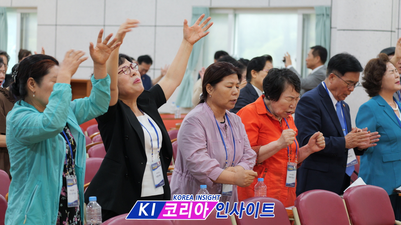 [특집] 어명선교 21주년 감사축제 및 기념예배(②)- "순종하면 하나님이 길을 여신다"…이영란 목사가 전한 살아있는 선교 간증