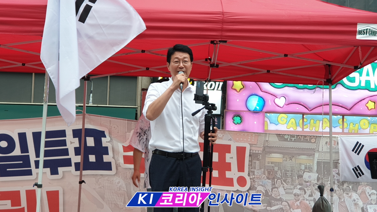 인천 구월동 로데오거리 '참정권 수호' 시민행동 24일째 이어져