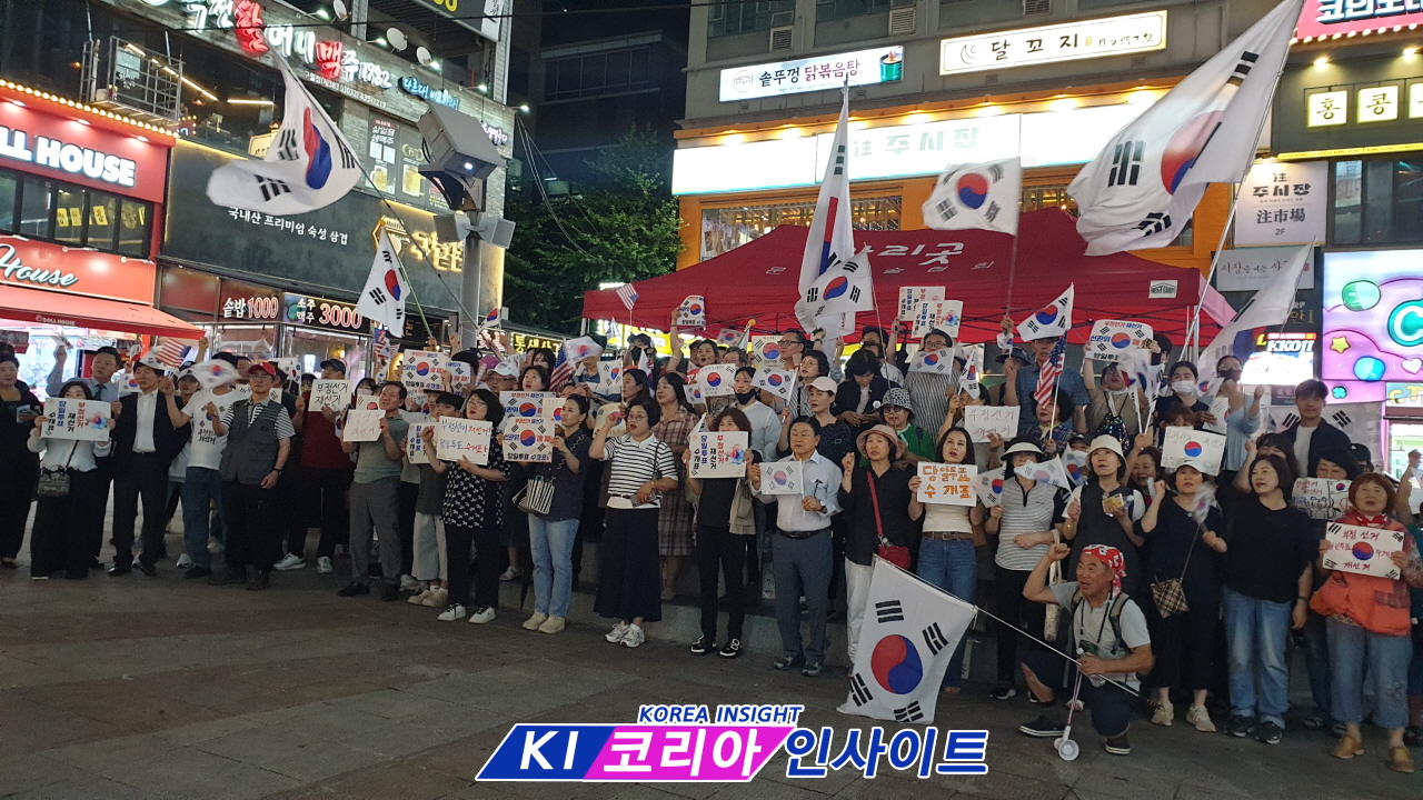 인천 구월동 로데오거리 '참정권 수호' 시민행동 24일째 이어져