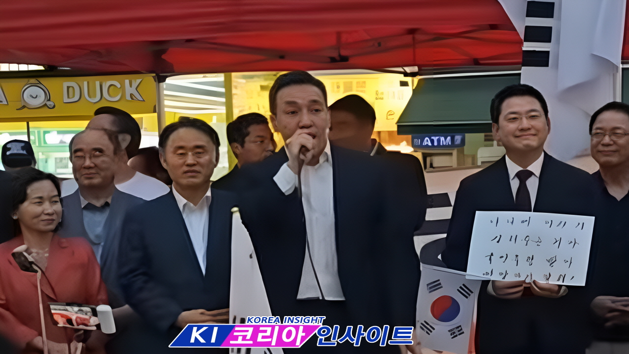 인천 구월동 로데오거리 '참정권 수호' 시민행동 24일째 이어져